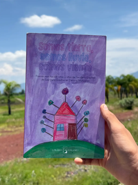 Actividad Cultural Comunitaria: Presentación de “Somos tierra, somos lluvia, somos viento”, antología aceita e ilustrada por niñas, niños y jóvenes del Semillero en 2024